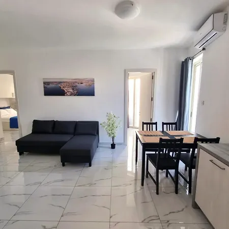 Bright 2-bedroom Near Promenade & Sliema Ferry To Valletta Daire