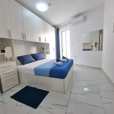 Bright 2-bedroom Near Promenade & Sliema Ferry To Valletta Apartament