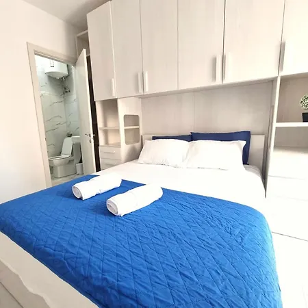 Bright 2-bedroom Near Promenade & Sliema Ferry To Valletta Gzira