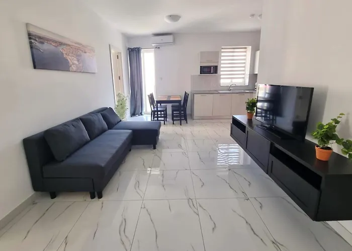 Bright 2-bedroom Near Promenade & Sliema Ferry To Valletta Gzira