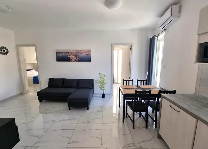 Bright 2-bedroom Near Promenade & Sliema Ferry To Valletta Apartament