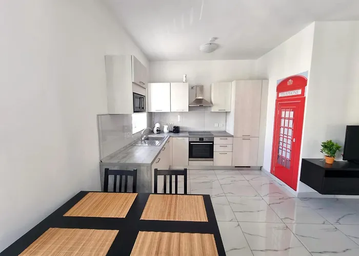 Apartment Bright 2-bedroom Near Promenade & Sliema Ferry To Valletta *