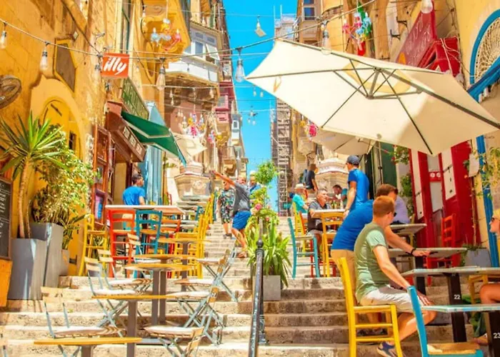 Bright 2-bedroom Near Promenade & Sliema Ferry To Valletta Apartment *